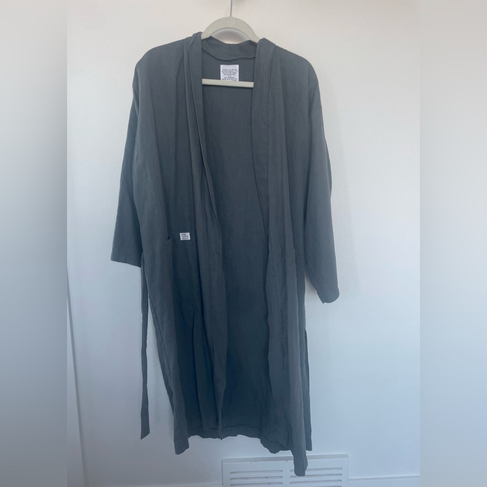 Cedar & Vine Linen Robe